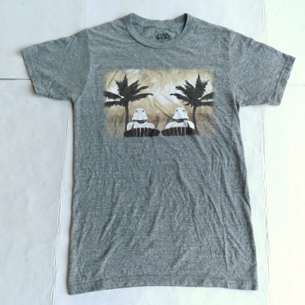 Star Wars Stormtroopers On Beach Gray T-shirt Size Small